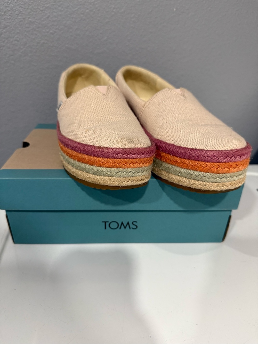 TOMS Womens Valencia Plaform Espadrille - Dusty Peach Metallic Linen